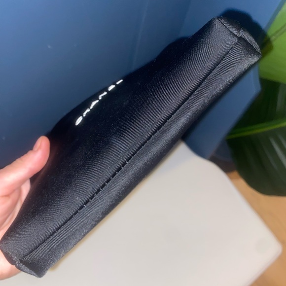 CHANEL Elegant Black Zip‎ Neoprene Pouch/Make-up bag - Picture 3 of 5